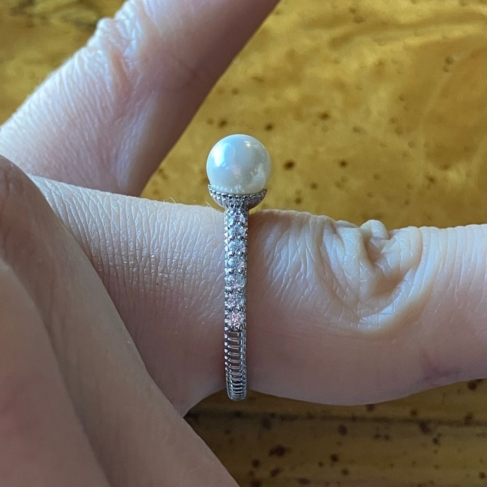 Judith Ripka Simulated Pearl White Diamond Sterling Silver Ring Size 9 - Picture 3 of 10